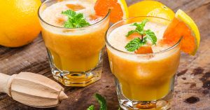 La vitamina C ayuda a cicatrizar las heridas de los riñones.