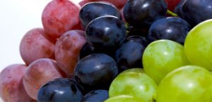 La uva es una fruta alta en azúcar